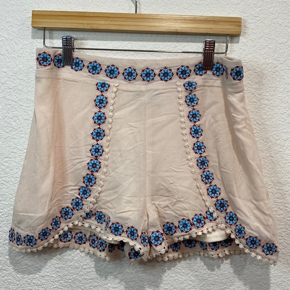 Blue Rain Pants - Blue Rain Francesca's Bohemian Embroidered Scalloped Elastic Back Waist Shorts M